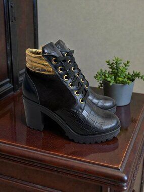 LAUREL LE CHASSEUR Black Gold Laceup Heels Boots Size 38 / US 8